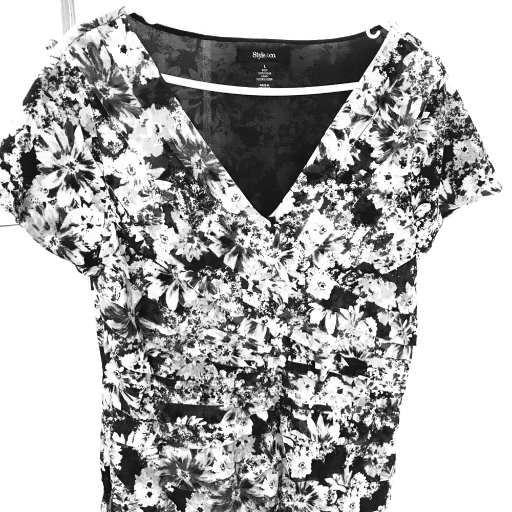 Style and Co top size Large